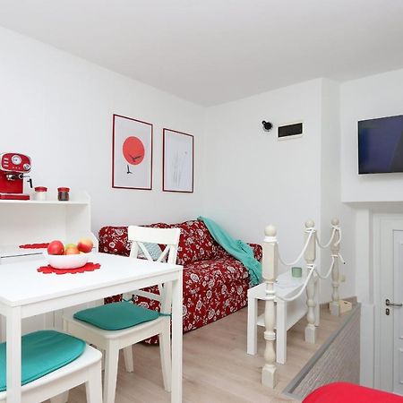 Sha La La - Charming, Unique Studio In A Historic Building Next To A Castle, Wifi, Smart Tv, Washer-Dryer Бакар Екстериор снимка