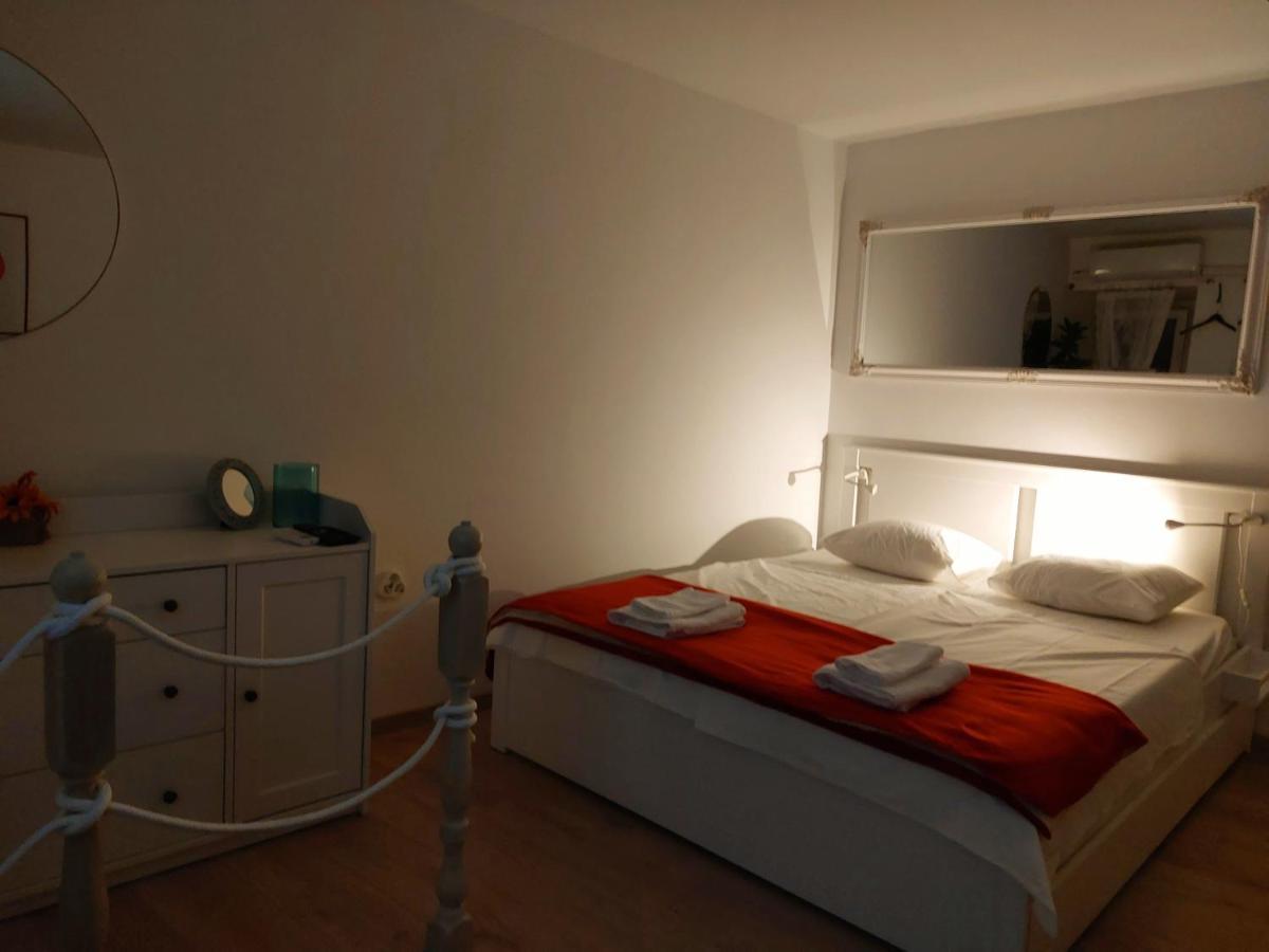Sha La La - Charming, Unique Studio In A Historic Building Next To A Castle, Wifi, Smart Tv, Washer-Dryer Бакар Екстериор снимка