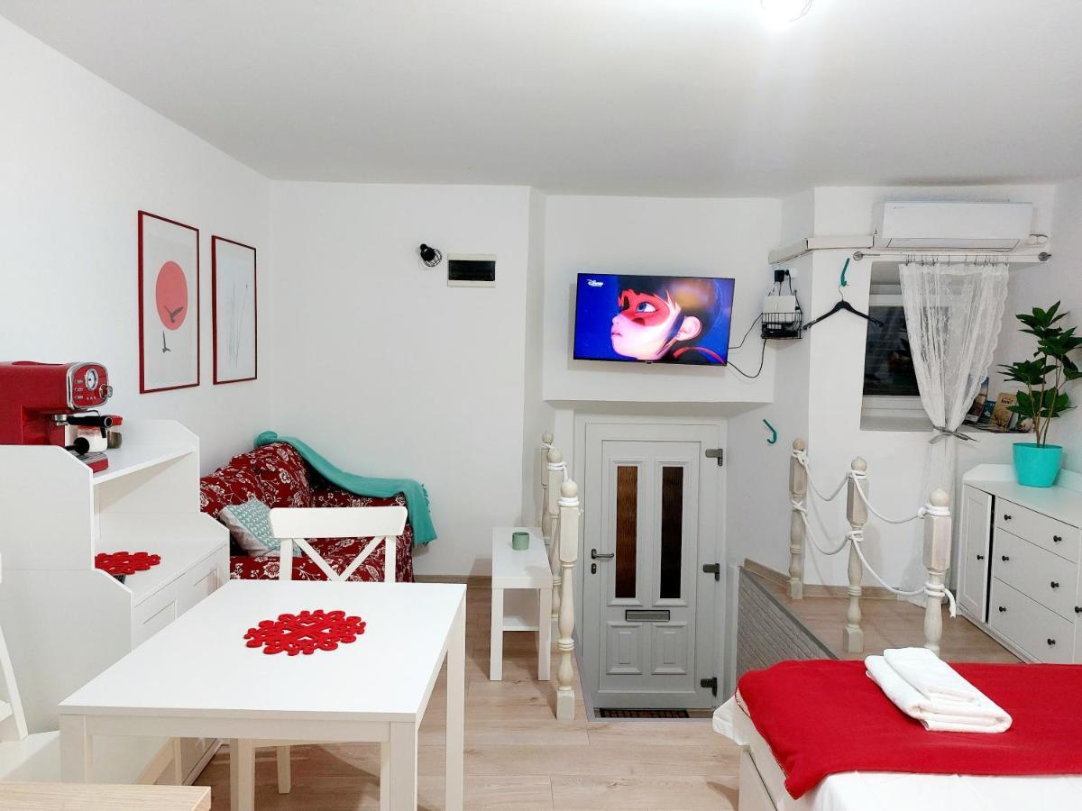 Sha La La - Charming, Unique Studio In A Historic Building Next To A Castle, Wifi, Smart Tv, Washer-Dryer Бакар Екстериор снимка