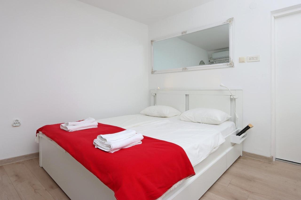 Sha La La - Charming, Unique Studio In A Historic Building Next To A Castle, Wifi, Smart Tv, Washer-Dryer Бакар Екстериор снимка