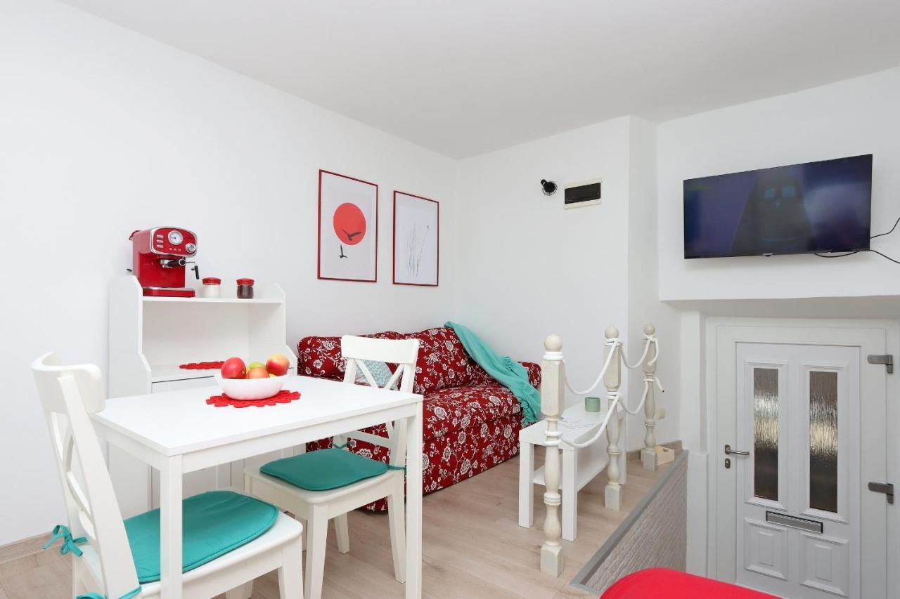 Sha La La - Charming, Unique Studio In A Historic Building Next To A Castle, Wifi, Smart Tv, Washer-Dryer Бакар Екстериор снимка