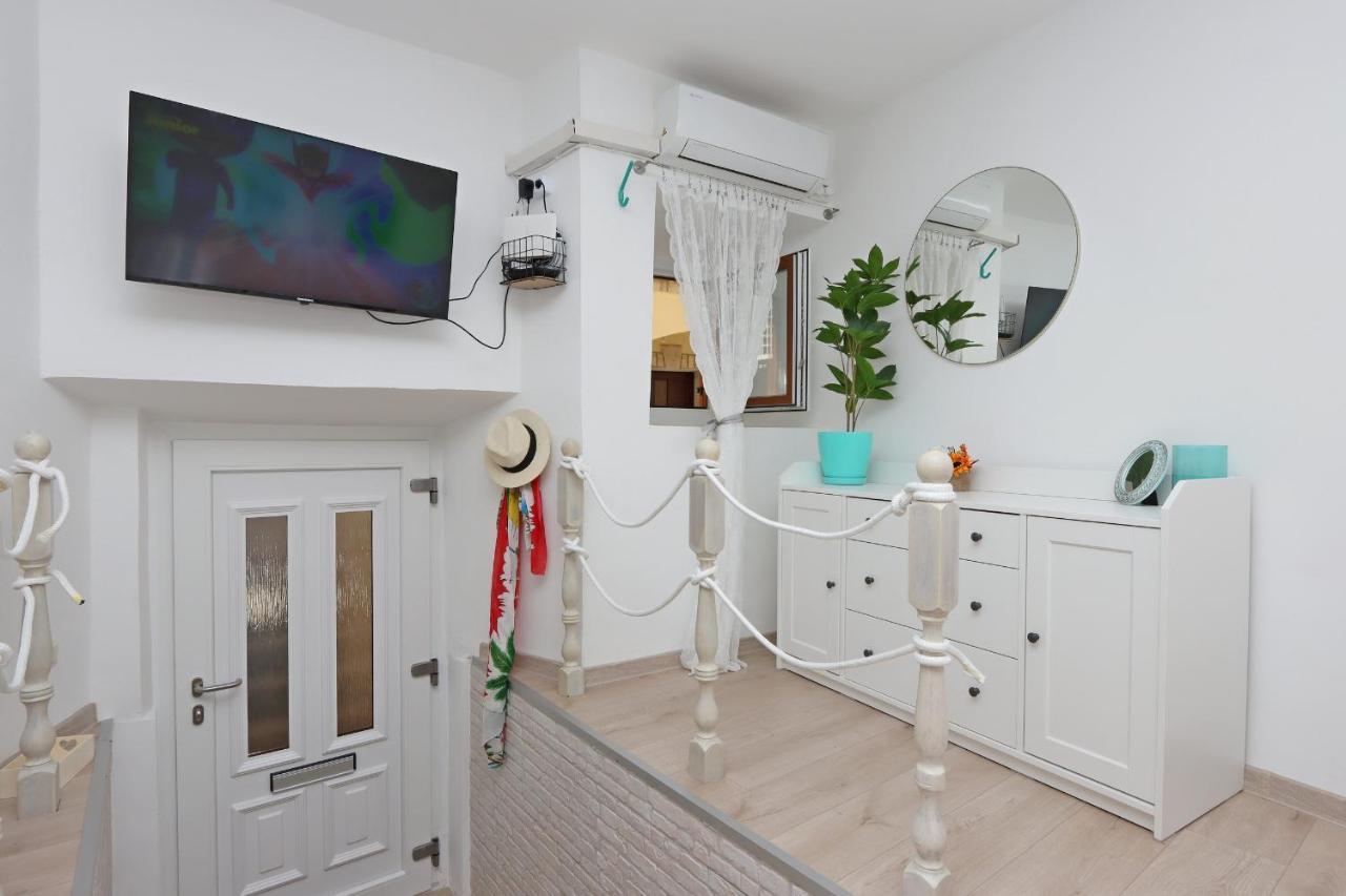 Sha La La - Charming, Unique Studio In A Historic Building Next To A Castle, Wifi, Smart Tv, Washer-Dryer Бакар Екстериор снимка